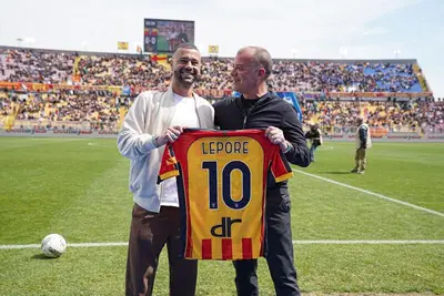 checco lepore premiato in lecce-venezia