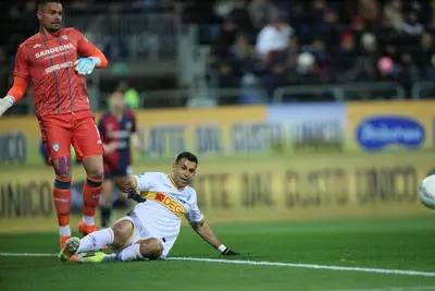 Cagliari-Lecce Caprile Cheddira