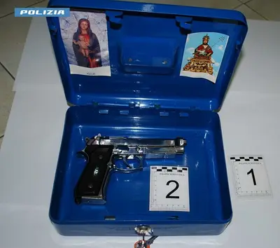 pistola giocattolo sequestrata