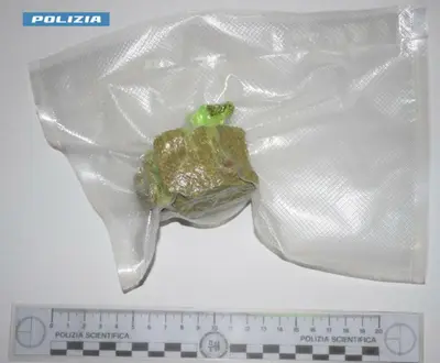 foto eroina sequestrata