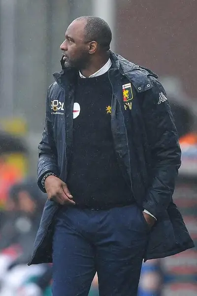 L'allenatore del Genoa Patrick Vieira