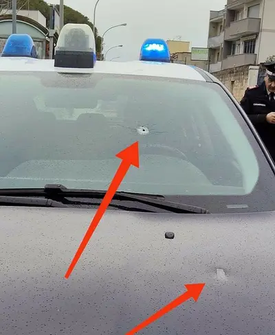 Gli spari sulla vettura dei carabinieri