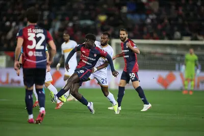 Cagliari-Lecce Ze Pedro Adopo