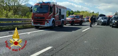 I vigili del fuoco sul luogo dell'incidente