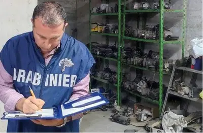 L'operazione dei carabinieri