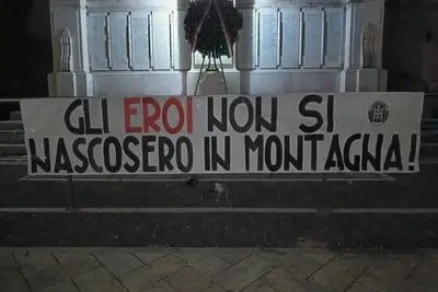 Lo striscione di Casapound