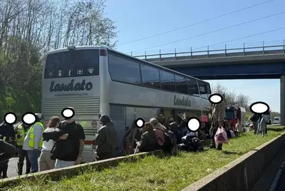 L'autobus coinvolto nell'incidente sull'A1