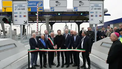L'inaugurazione del casello autostradale