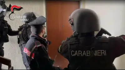 Il blitz dei carabinieri