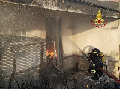 L'incendio nel residence a Galluccio