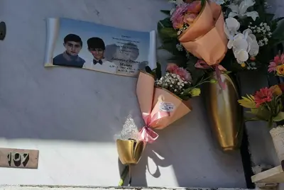 La cerimonia stamattina al cimitero