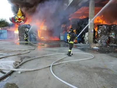 Incendio nell'azienda Sacco