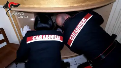 Il blitz dei carabinieri