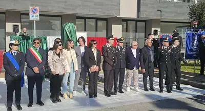 L'inaugurazione della piazzetta a Parete
