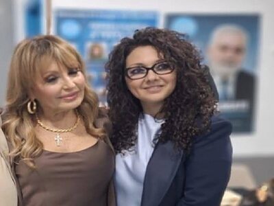 La sindaca Iodice (sx) e l'assessore Taddia