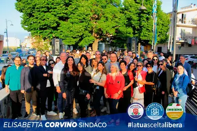 Elisabetta Corvino con i suoi sostenitori