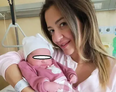 La piccola Sole con la sua mamma