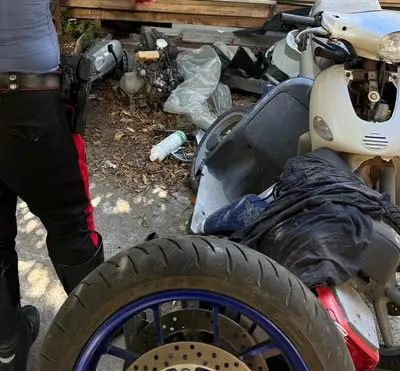 Blitz dei carabinieri a Mondragone