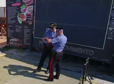 Carabiieri in azione a Mondragone