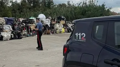 I carabinieri nella discarica abusiva
